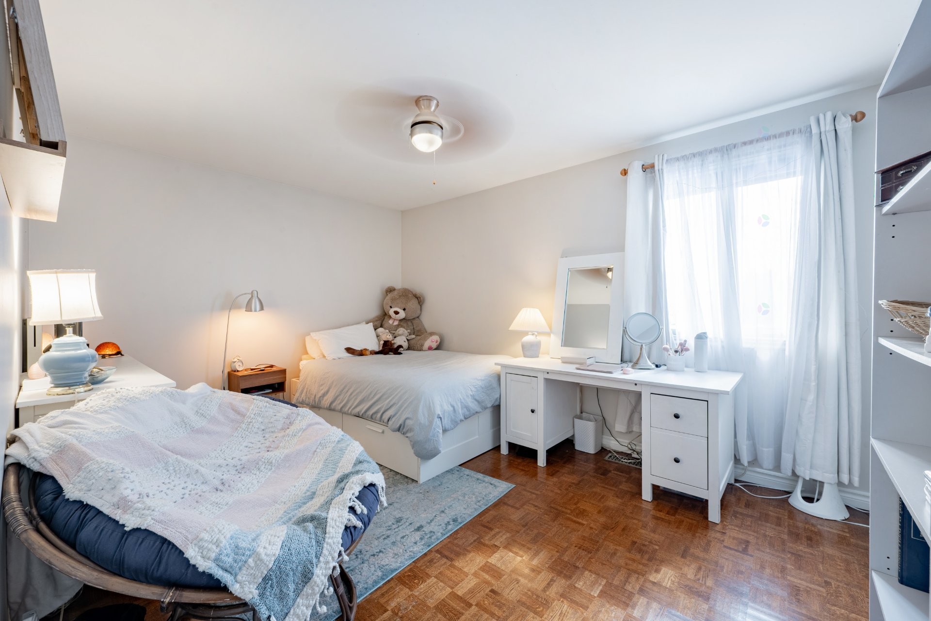 









218


Rue du Niagara

,
Kirkland,




QC
H9J3W7

