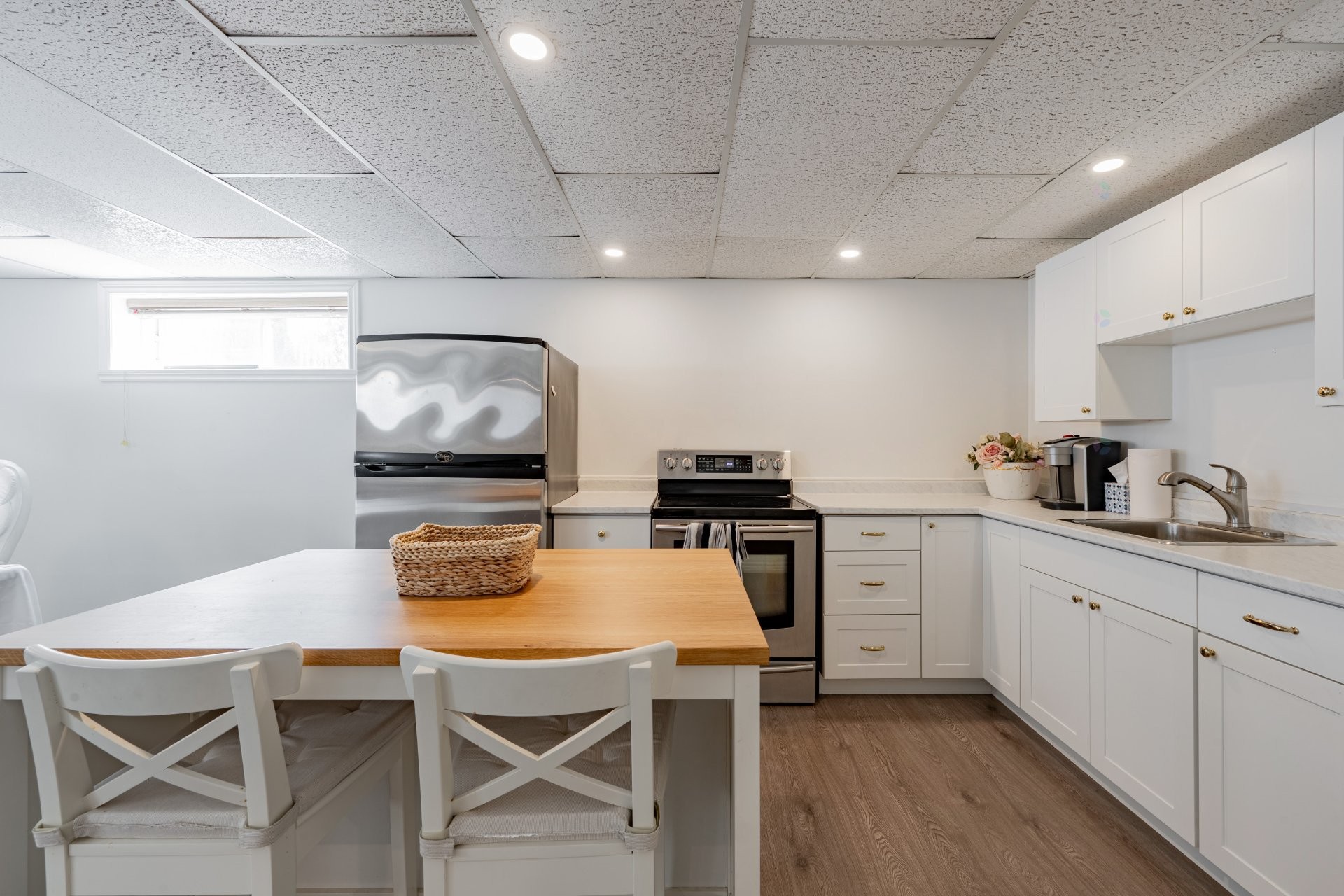 









218


Rue du Niagara

,
Kirkland,




QC
H9J3W7

