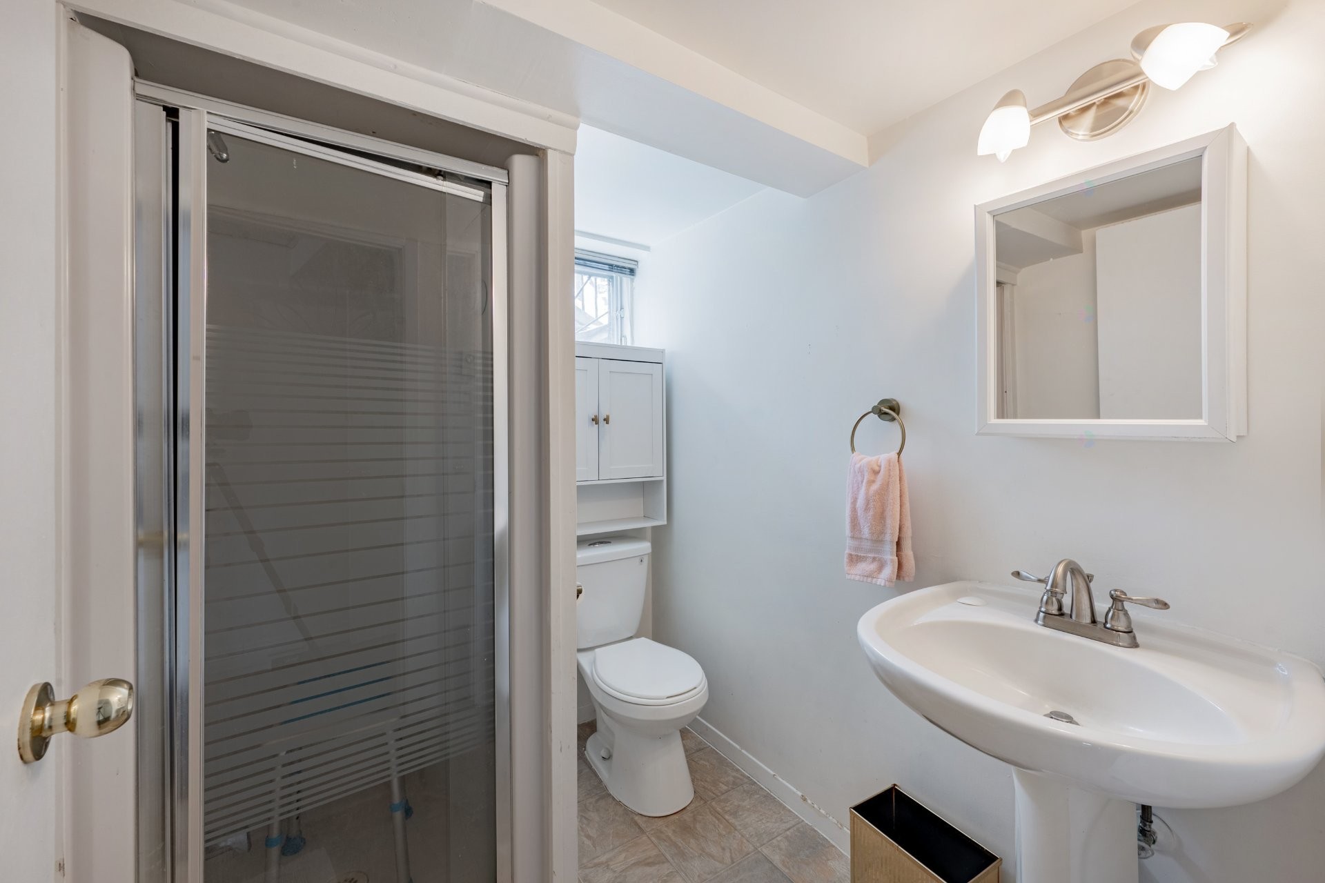 









218


Rue du Niagara

,
Kirkland,




QC
H9J3W7

