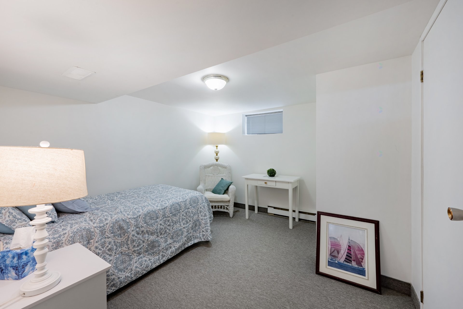 









218


Rue du Niagara

,
Kirkland,




QC
H9J3W7

