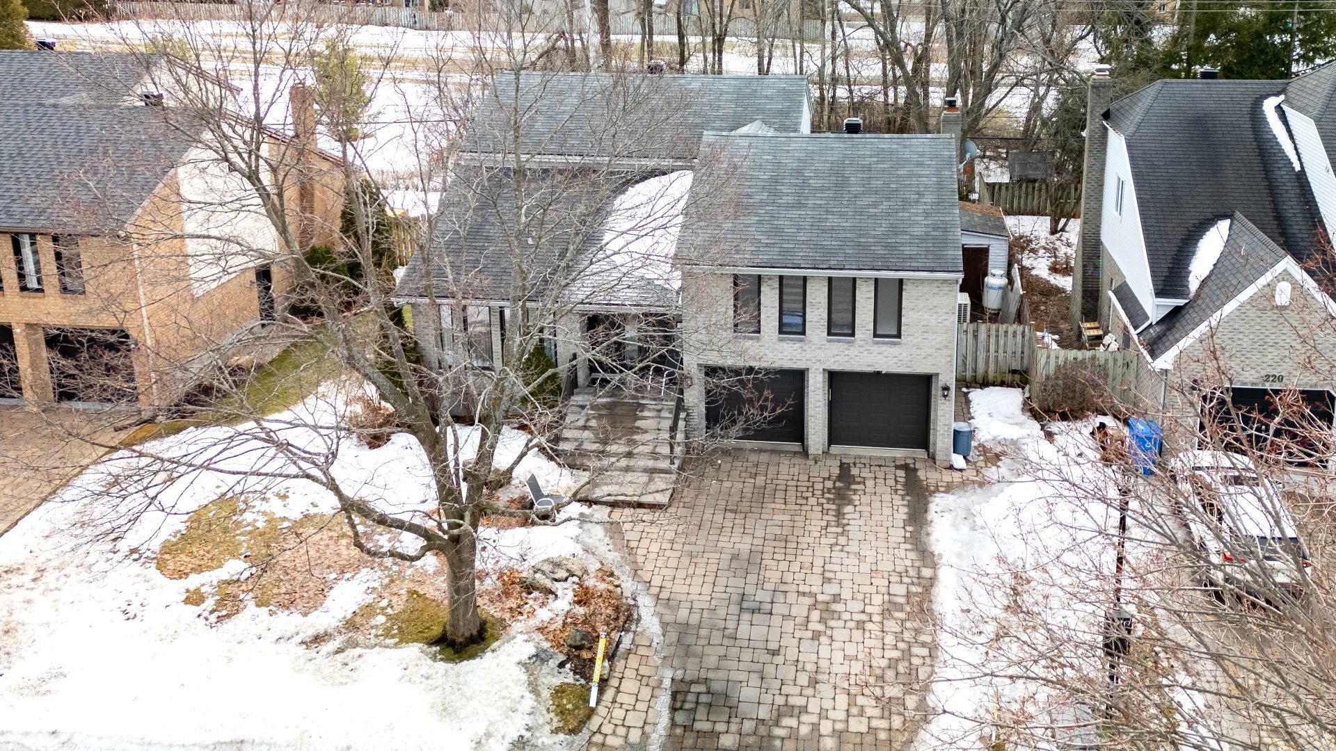 









218


Rue du Niagara

,
Kirkland,




QC
H9J3W7

