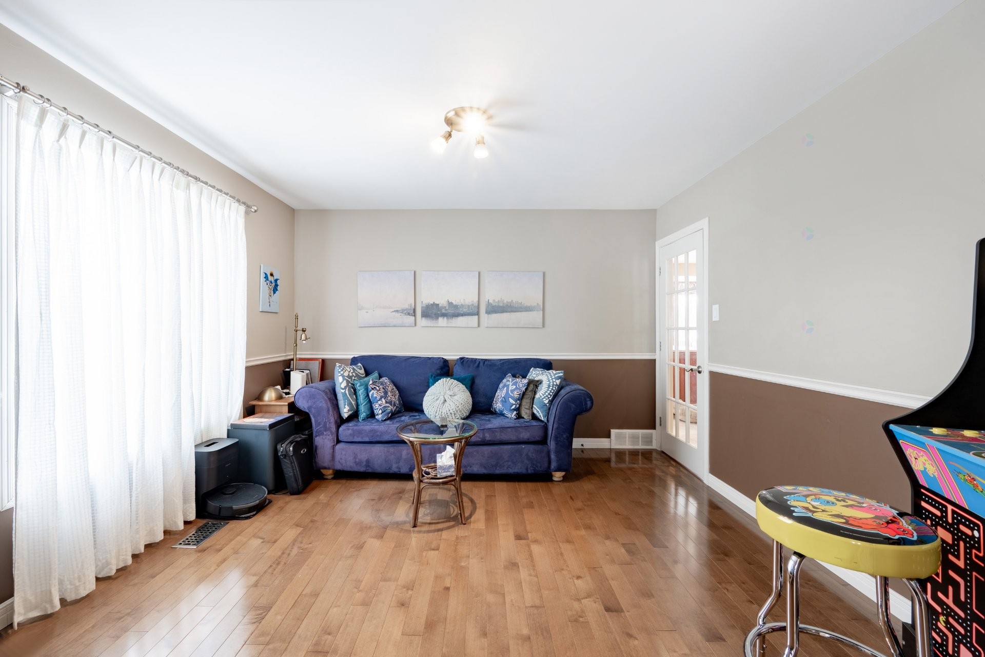 









218


Rue du Niagara

,
Kirkland,




QC
H9J3W7

