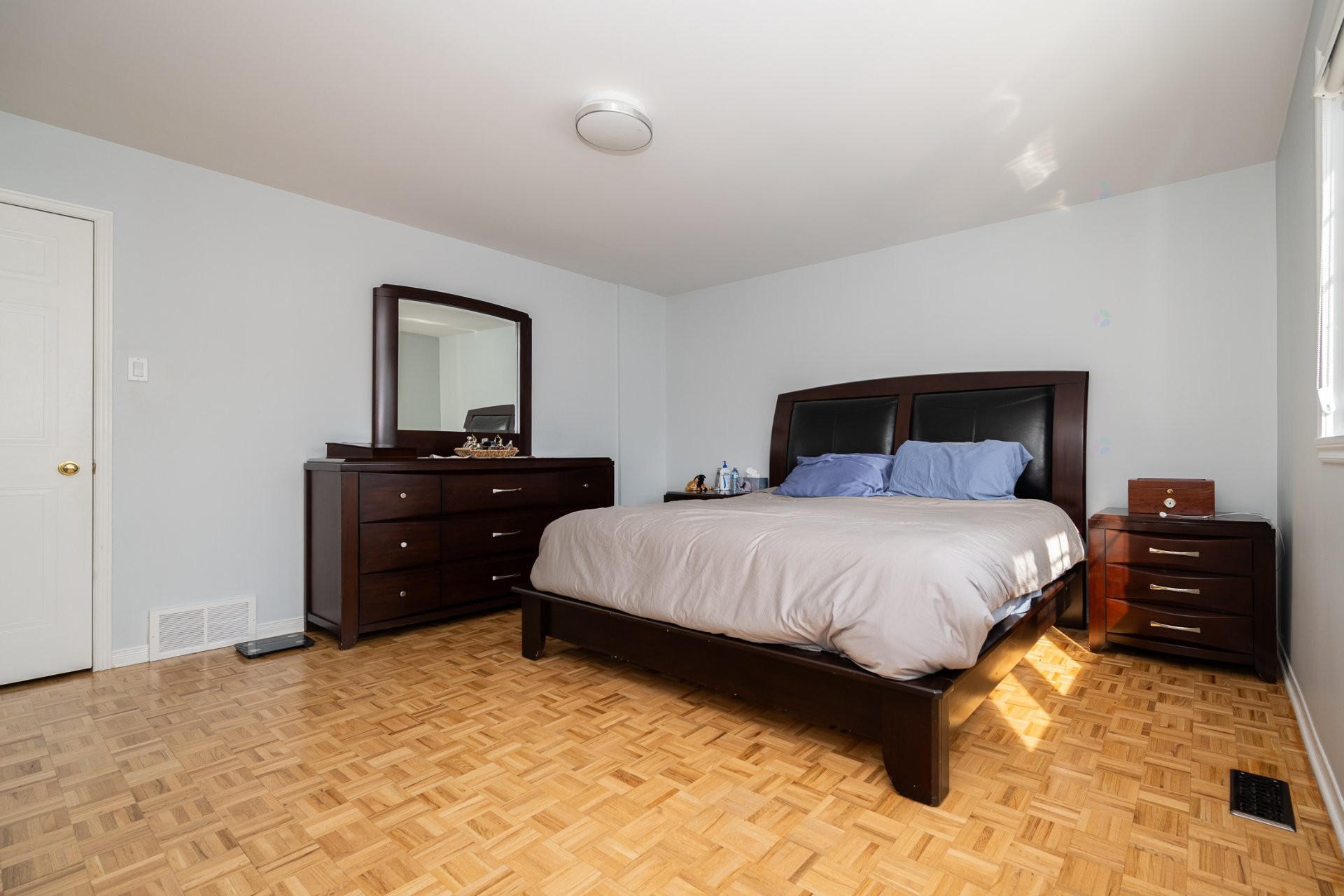 









165


Rue Vanasse

,
Laval (Sainte-Dorothée),




QC
H7X3L8

