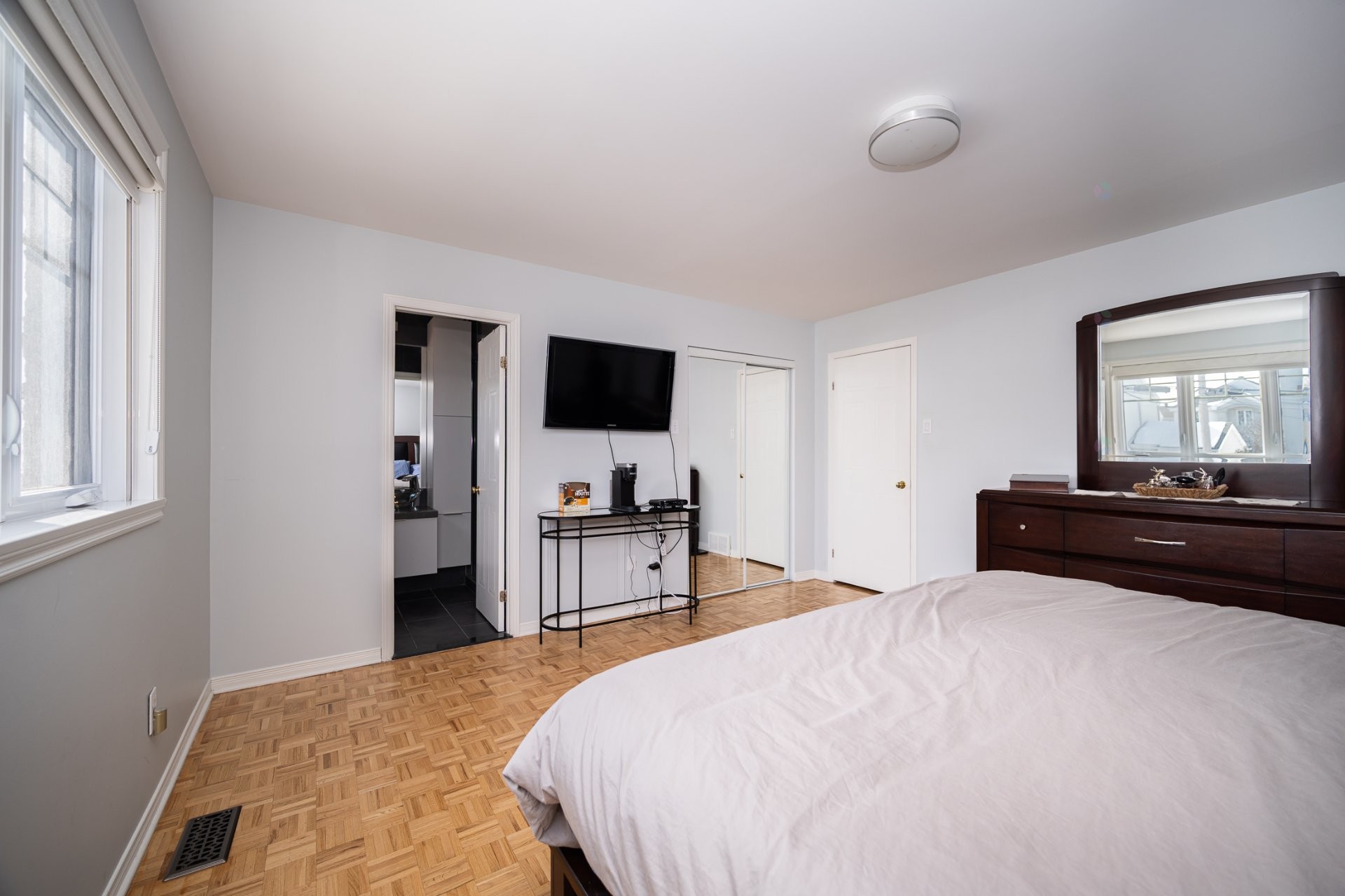 









165


Rue Vanasse

,
Laval (Sainte-Dorothée),




QC
H7X3L8

