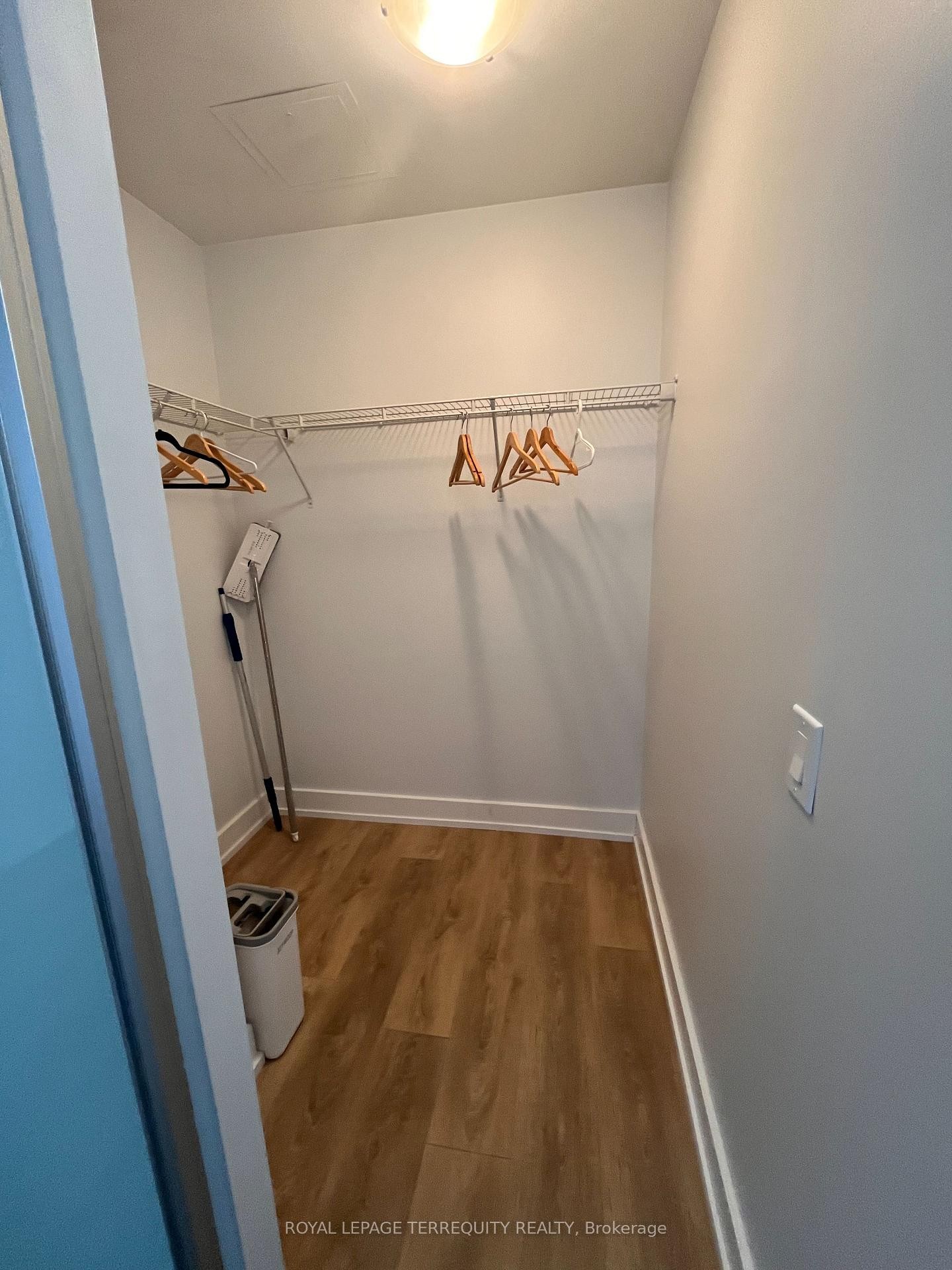 









128


Fairview Mall

Drive, 510,
Toronto,




ON
M2J 0E8

