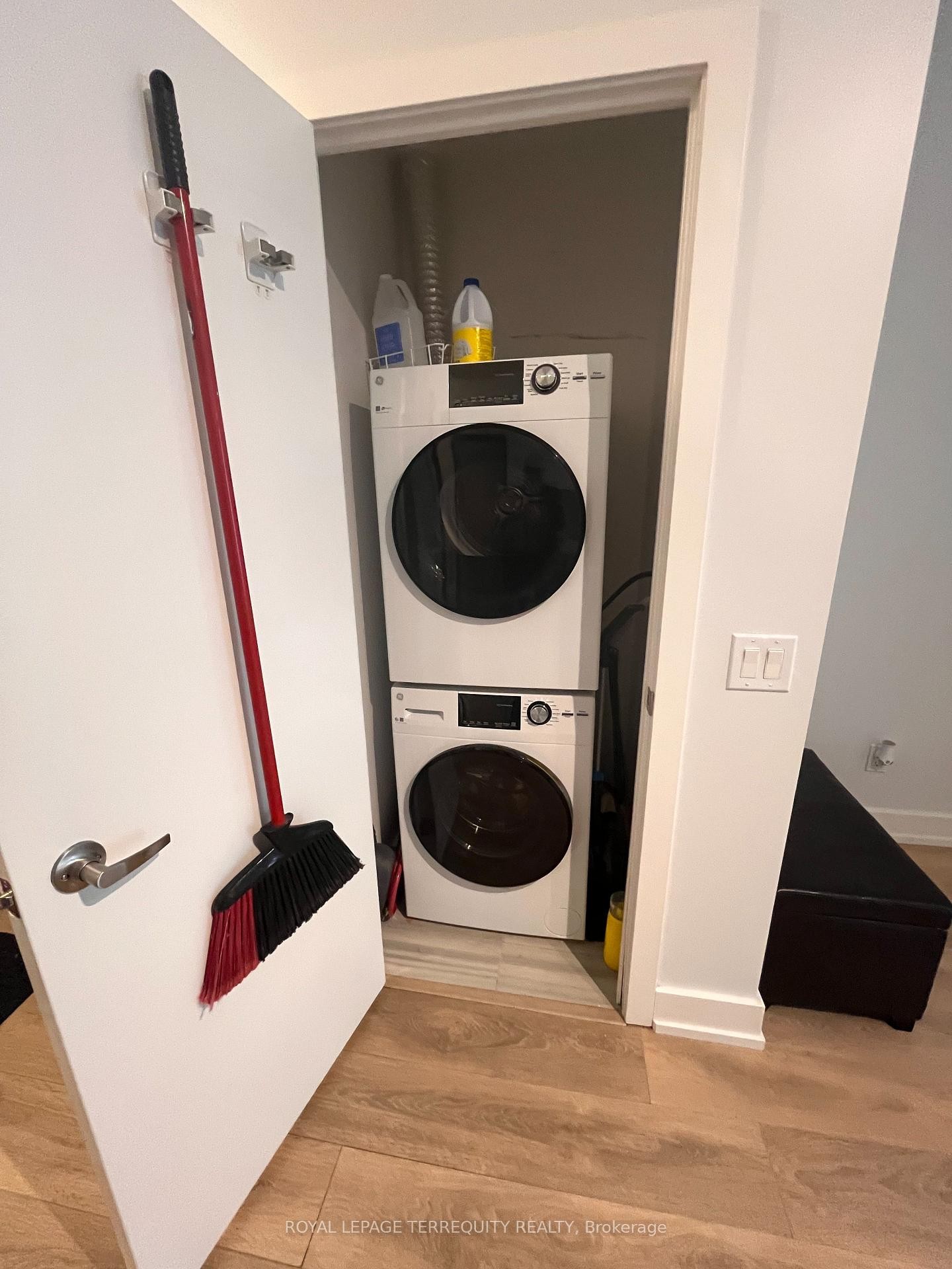 









128


Fairview Mall

Drive, 510,
Toronto,




ON
M2J 0E8

