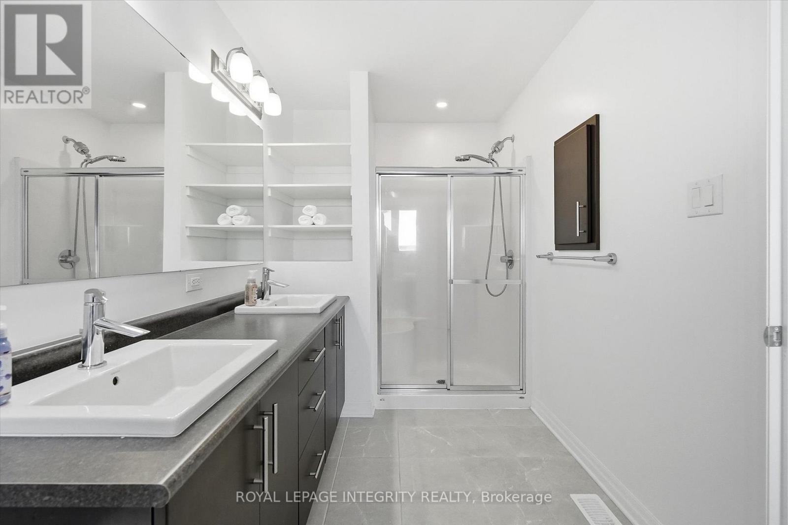 












88 CHEVRON PLACE

,
Ottawa,




Ontario
K1W0L6

