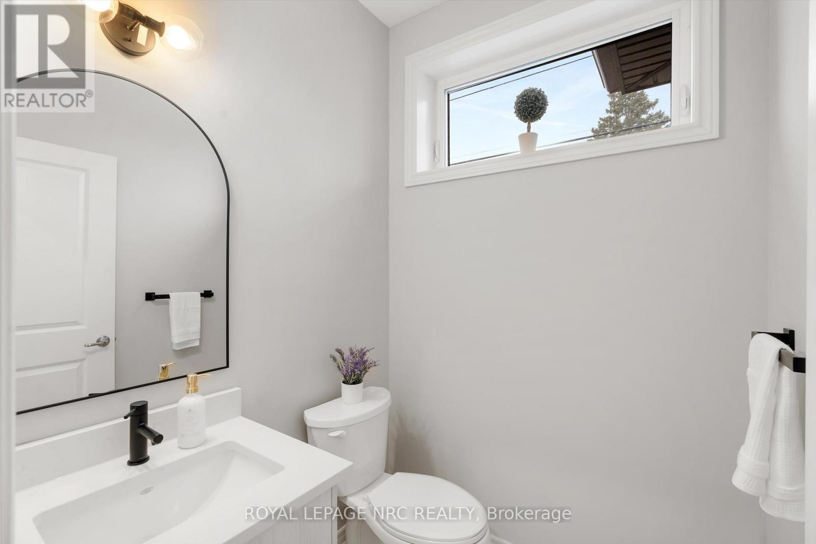 












20 MYRTLE STREET

,
Pelham (Fonthill),




Ontario
L3E0A9

