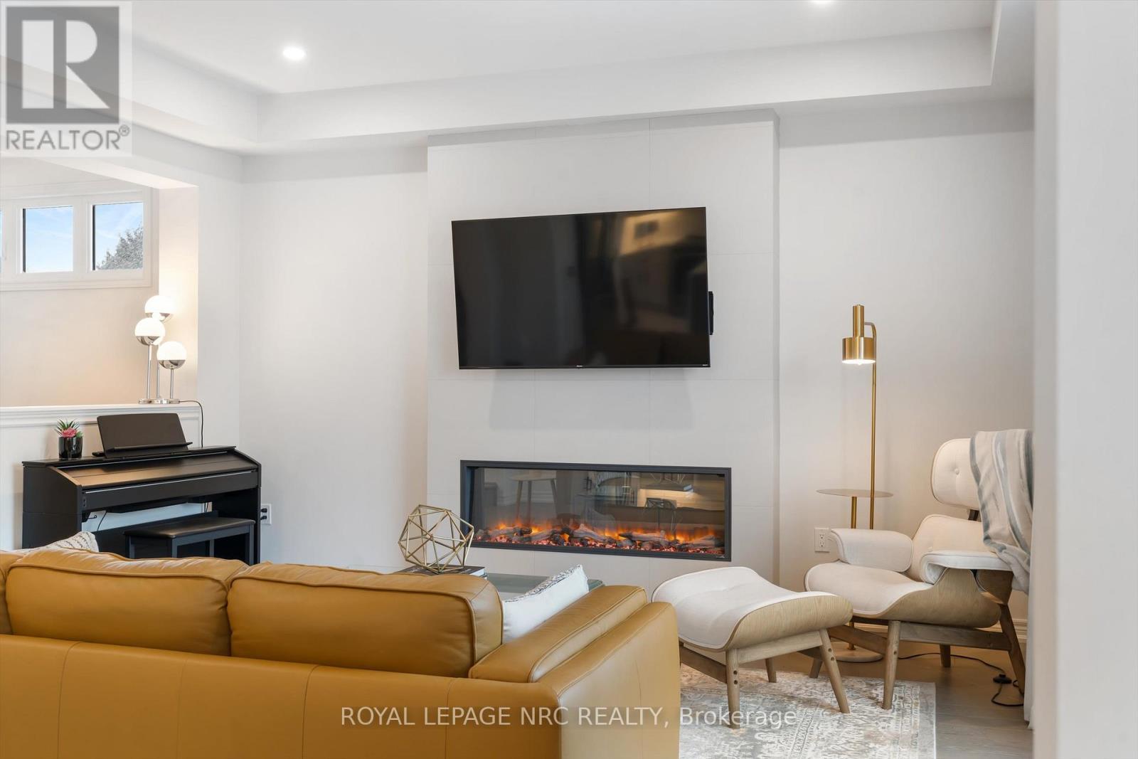 












20 MYRTLE STREET

,
Pelham (Fonthill),




Ontario
L3E0A9


