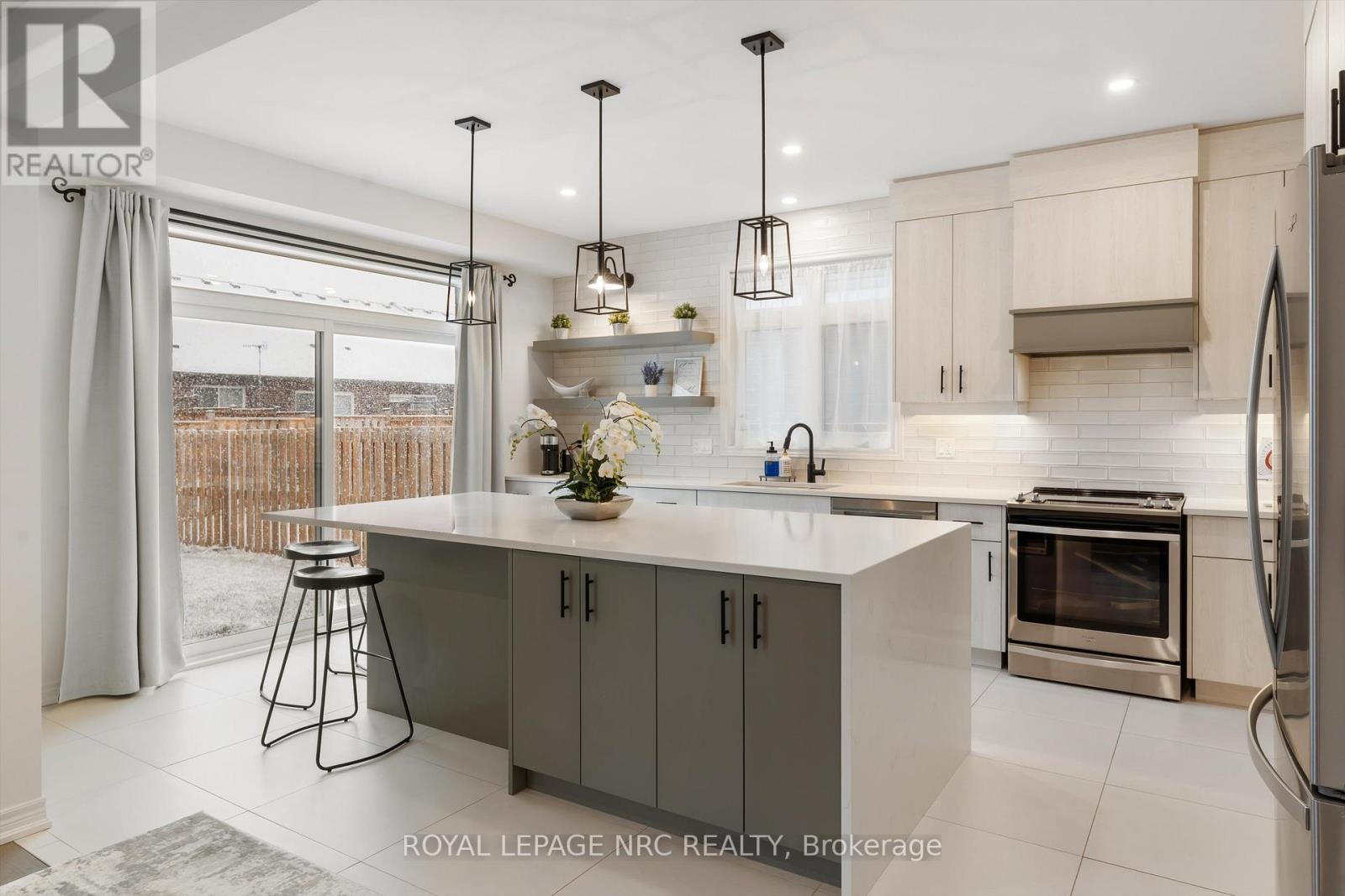 












20 MYRTLE STREET

,
Pelham (Fonthill),




Ontario
L3E0A9

