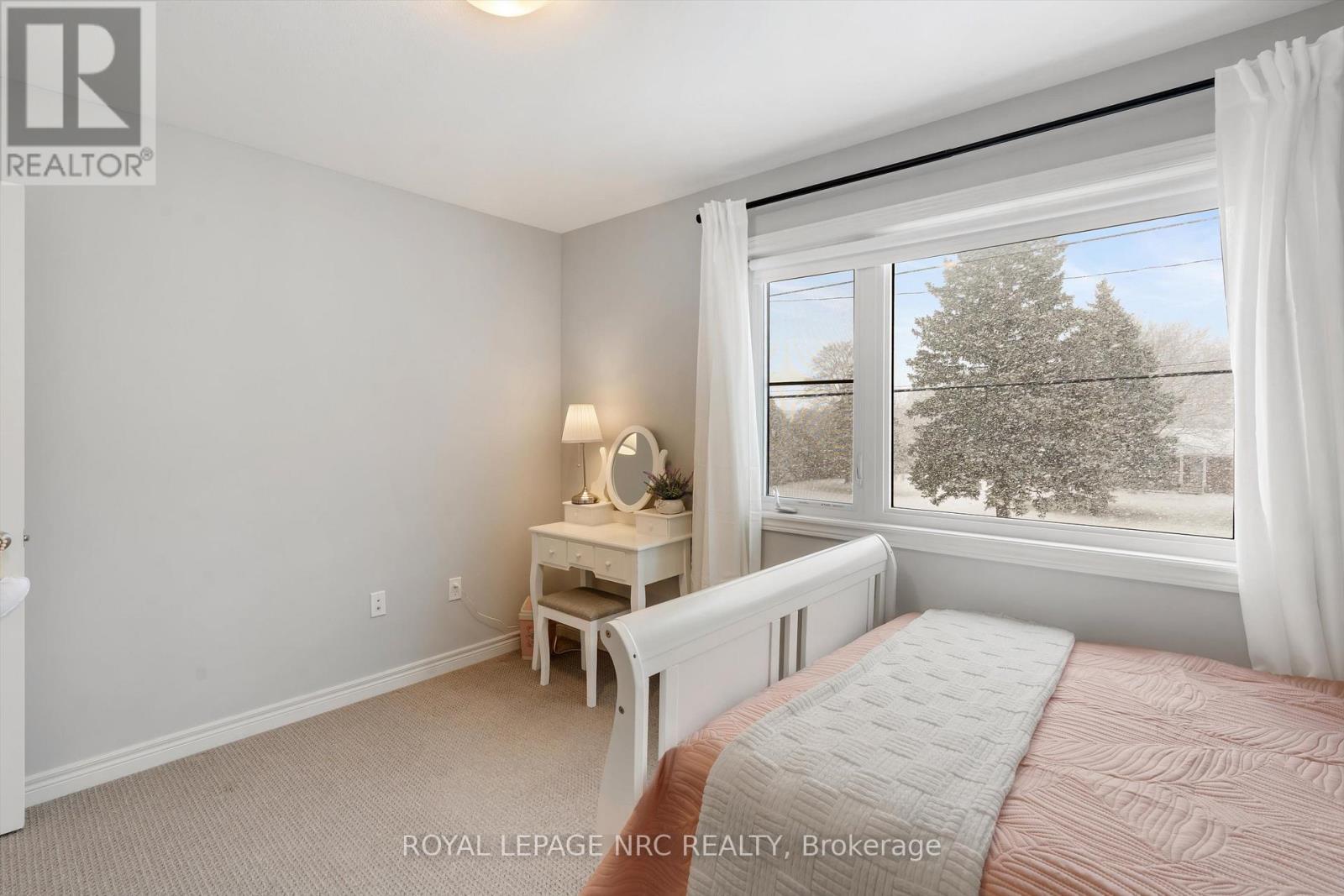 












20 MYRTLE STREET

,
Pelham (Fonthill),




Ontario
L3E0A9


