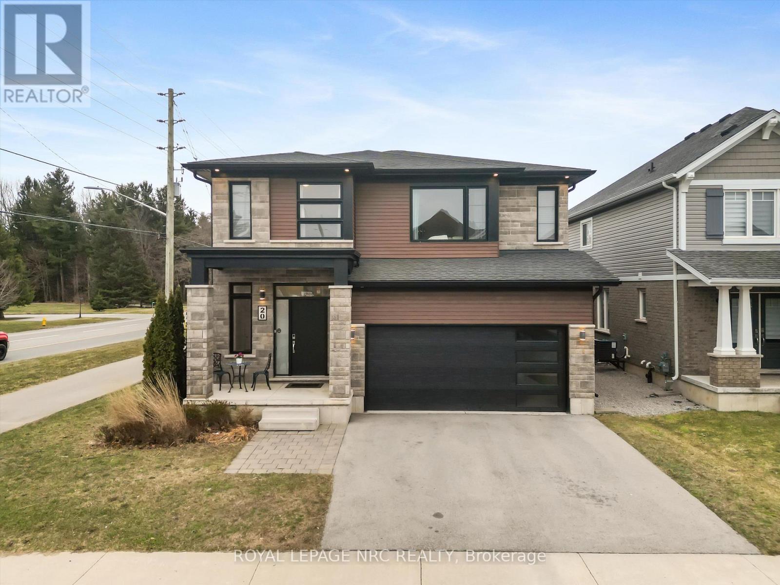












20 MYRTLE STREET

,
Pelham (Fonthill),




Ontario
L3E0A9


