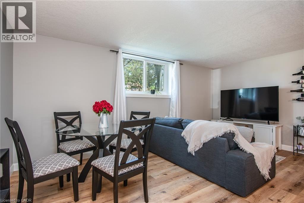 












339 NORTHLAKE Drive Unit# 1

,
Waterloo,




Ontario
N2V1Z1

