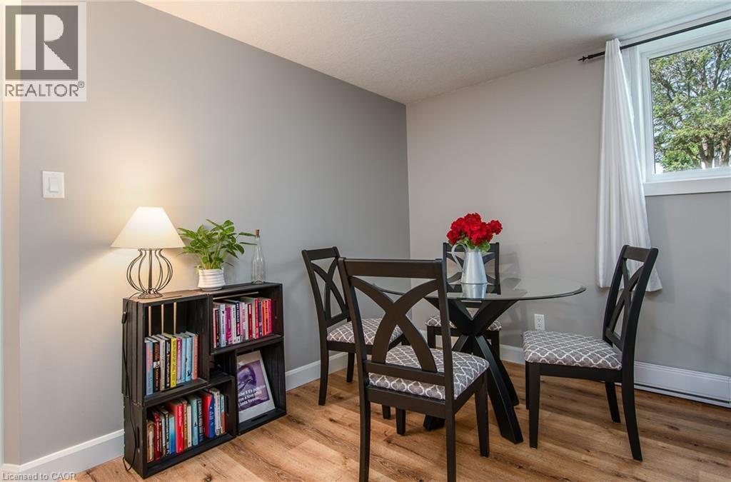 












339 NORTHLAKE Drive Unit# 1

,
Waterloo,




Ontario
N2V1Z1

