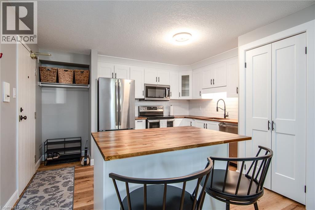 












339 NORTHLAKE Drive Unit# 1

,
Waterloo,




Ontario
N2V1Z1

