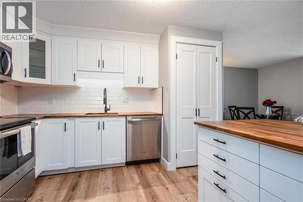 












339 NORTHLAKE Drive Unit# 1

,
Waterloo,




Ontario
N2V1Z1

