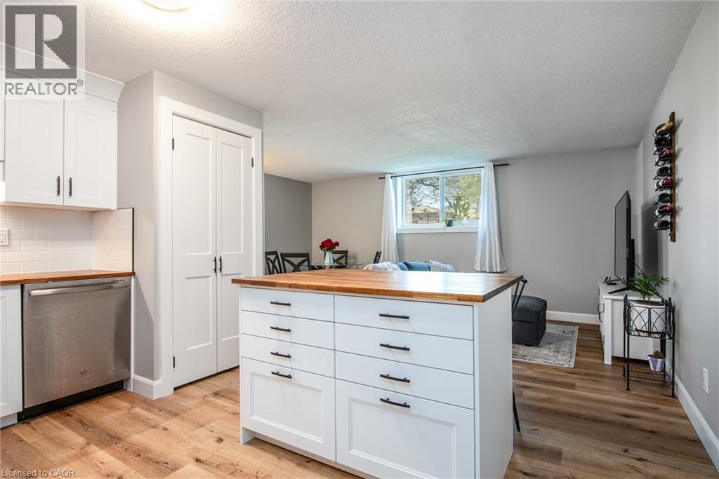 












339 NORTHLAKE Drive Unit# 1

,
Waterloo,




Ontario
N2V1Z1

