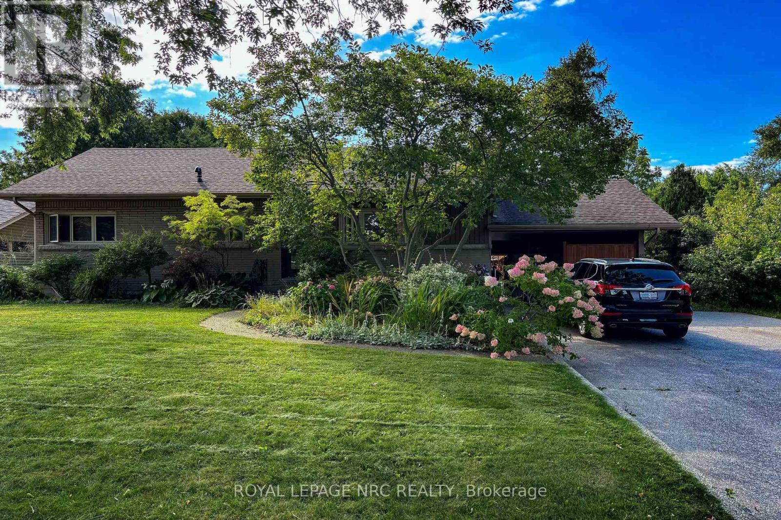 












45 NICKERSON AVENUE

,
St. Catharines (Vine/Linwell),




Ontario
L2N3M5

