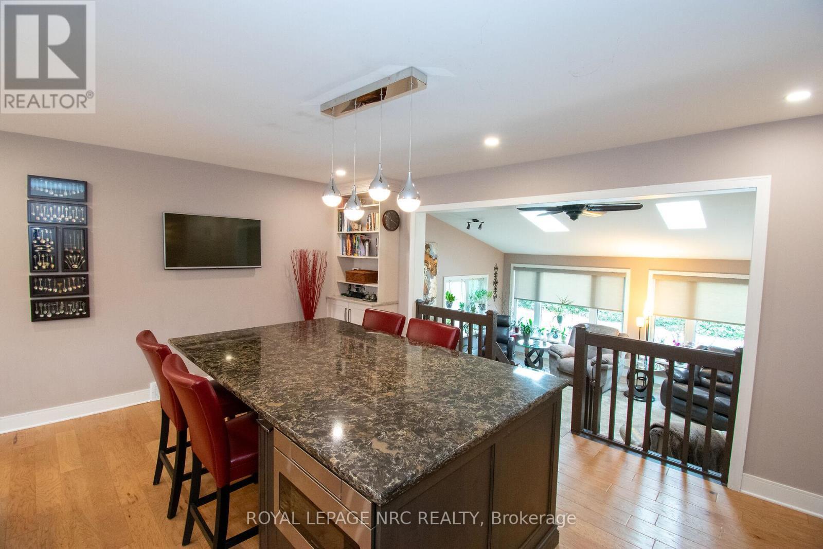 












45 NICKERSON AVENUE

,
St. Catharines (Vine/Linwell),




Ontario
L2N3M5

