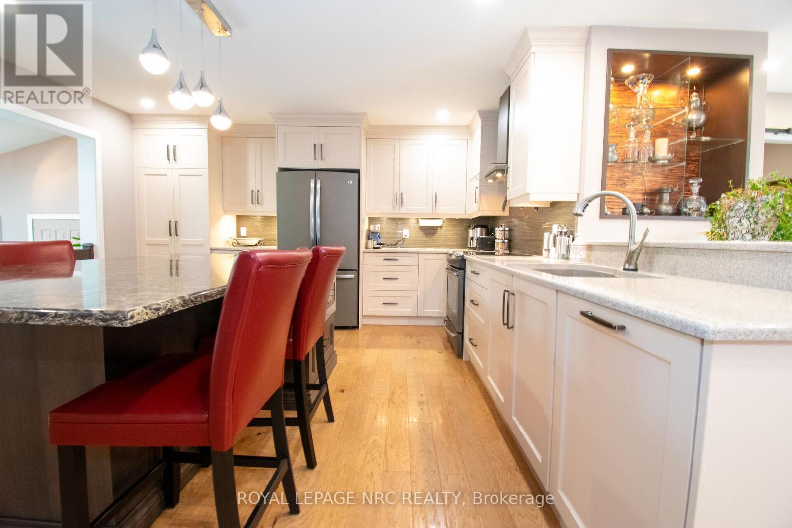 












45 NICKERSON AVENUE

,
St. Catharines (Vine/Linwell),




Ontario
L2N3M5

