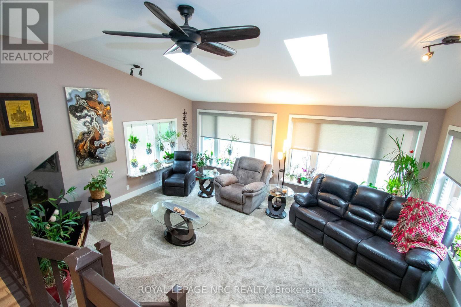 












45 NICKERSON AVENUE

,
St. Catharines (Vine/Linwell),




Ontario
L2N3M5

