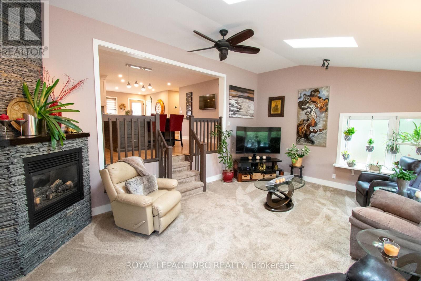 












45 NICKERSON AVENUE

,
St. Catharines (Vine/Linwell),




Ontario
L2N3M5

