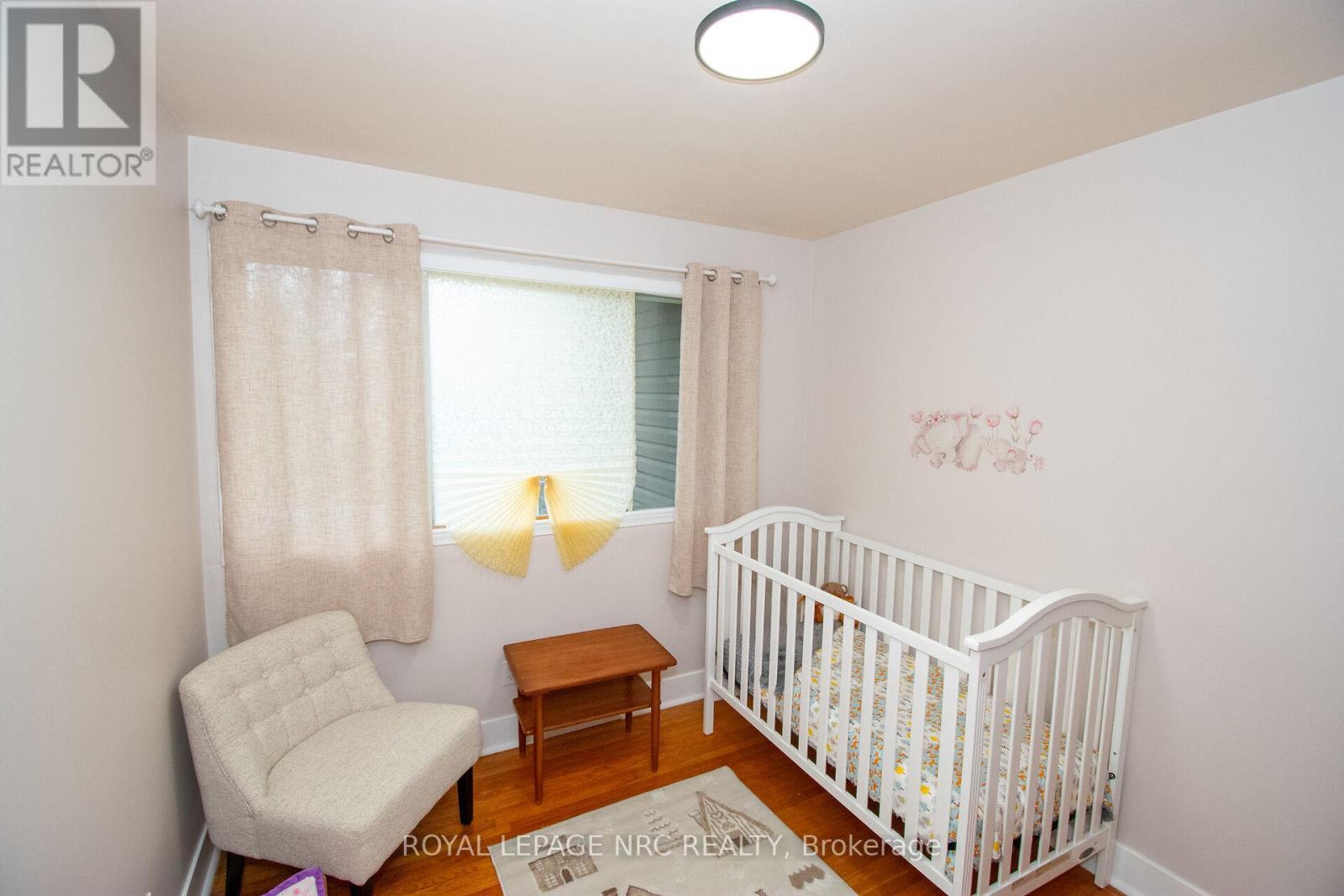 












45 NICKERSON AVENUE

,
St. Catharines (Vine/Linwell),




Ontario
L2N3M5

