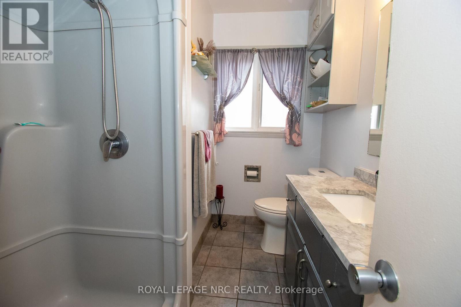 












45 NICKERSON AVENUE

,
St. Catharines (Vine/Linwell),




Ontario
L2N3M5

