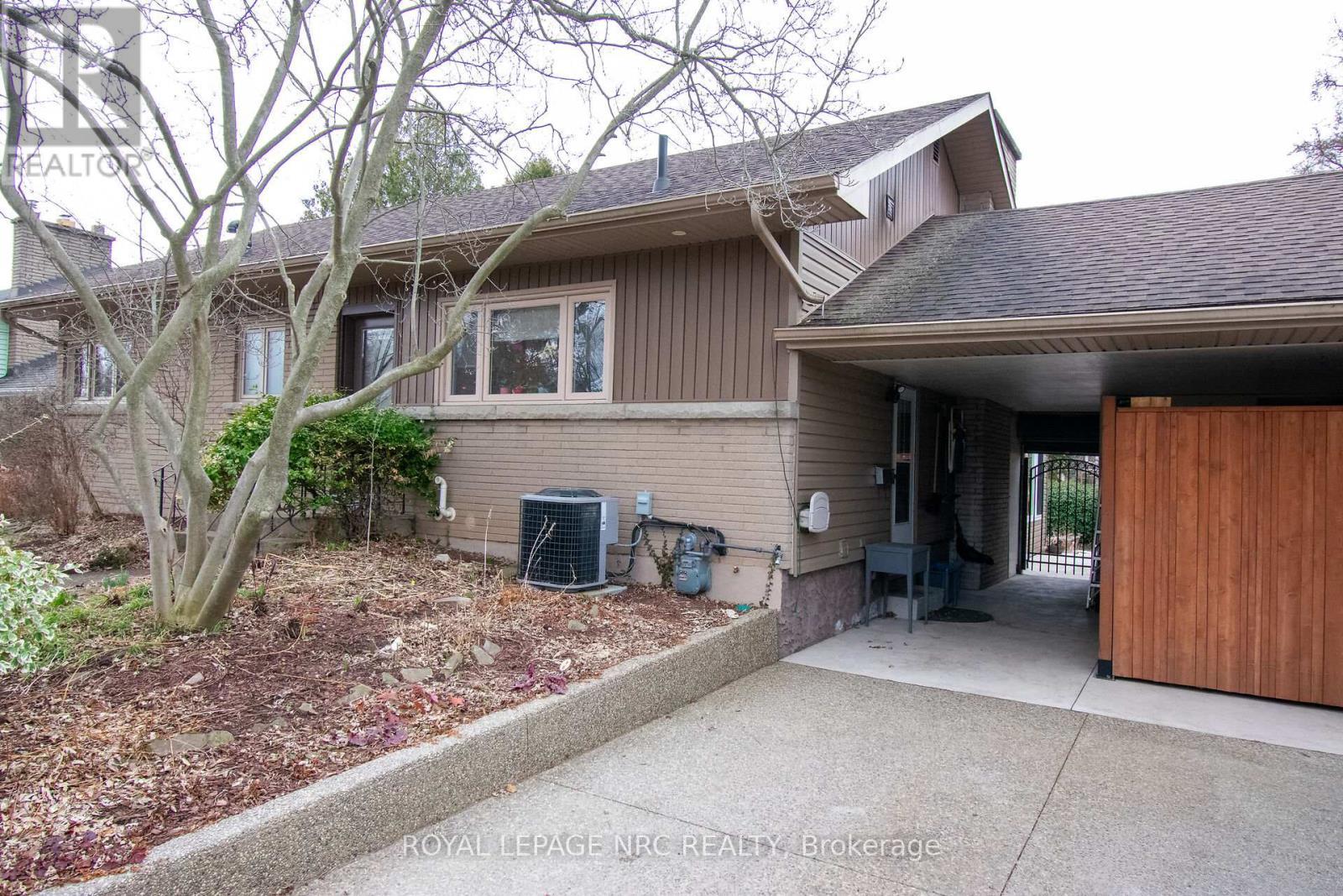 












45 NICKERSON AVENUE

,
St. Catharines (Vine/Linwell),




Ontario
L2N3M5

