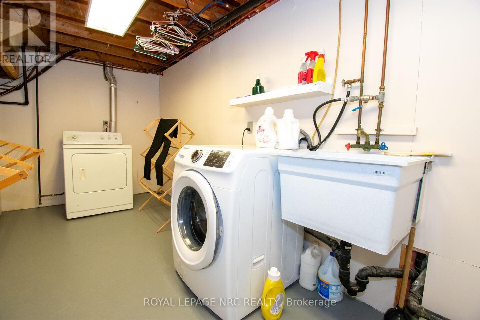 












45 NICKERSON AVENUE

,
St. Catharines (Vine/Linwell),




Ontario
L2N3M5

