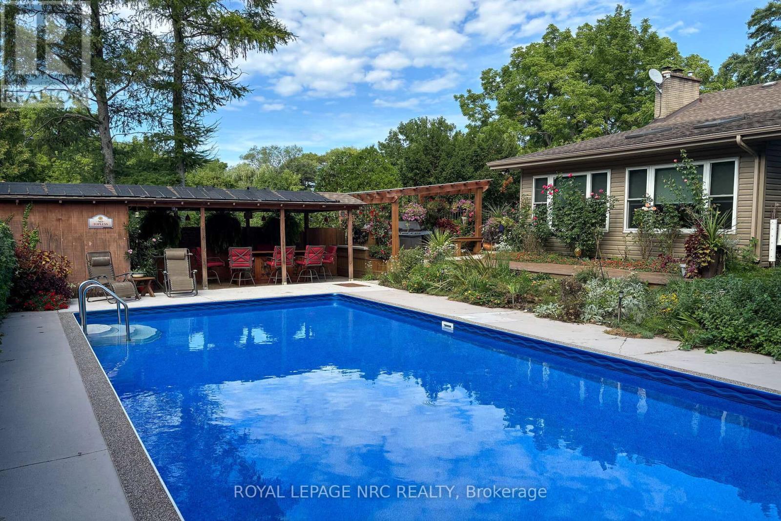 












45 NICKERSON AVENUE

,
St. Catharines (Vine/Linwell),




Ontario
L2N3M5

