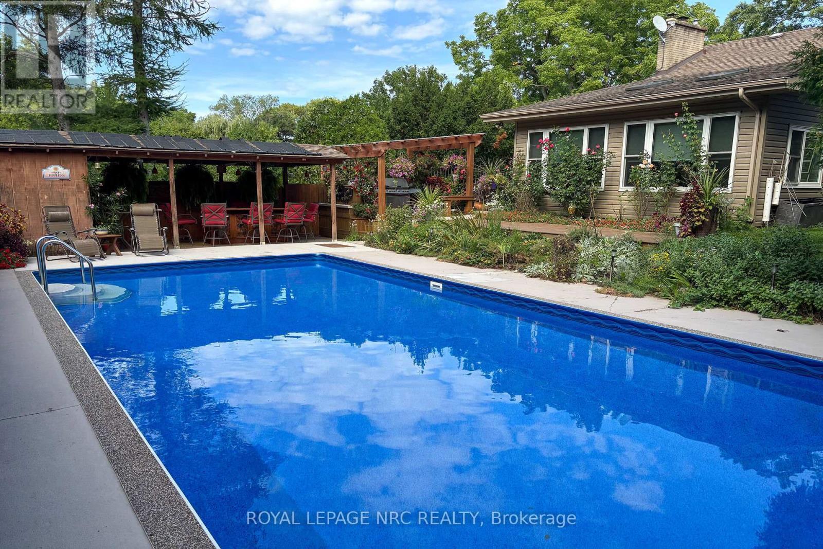 












45 NICKERSON AVENUE

,
St. Catharines (Vine/Linwell),




Ontario
L2N3M5

