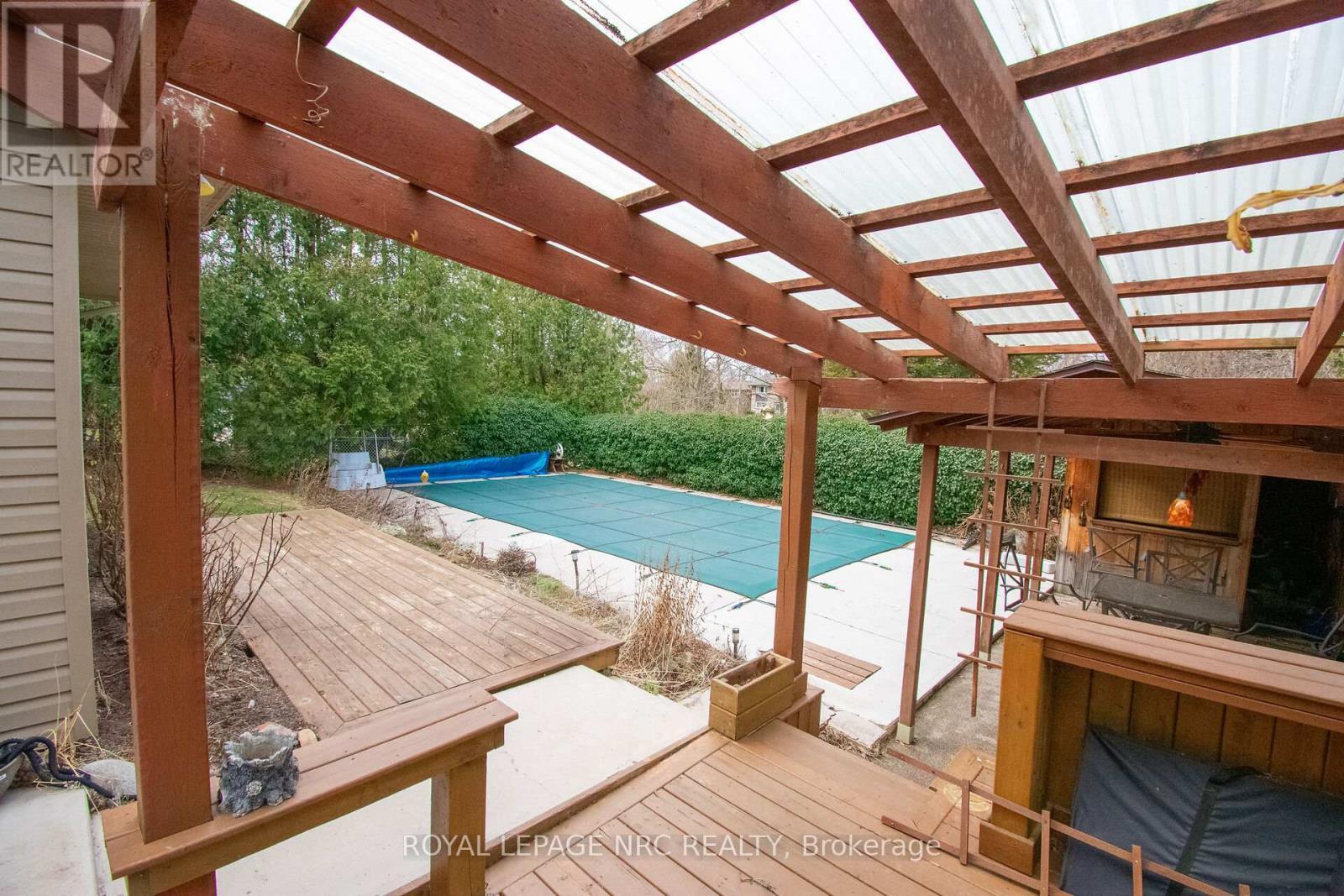 












45 NICKERSON AVENUE

,
St. Catharines (Vine/Linwell),




Ontario
L2N3M5

