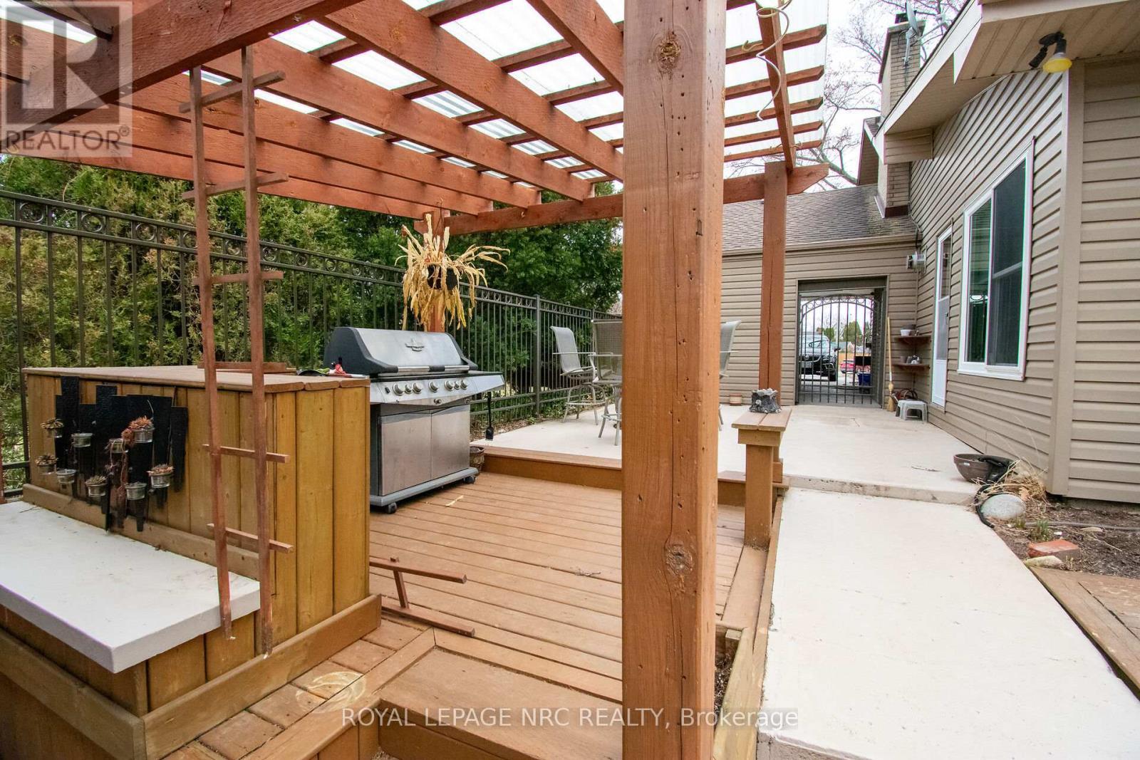 












45 NICKERSON AVENUE

,
St. Catharines (Vine/Linwell),




Ontario
L2N3M5

