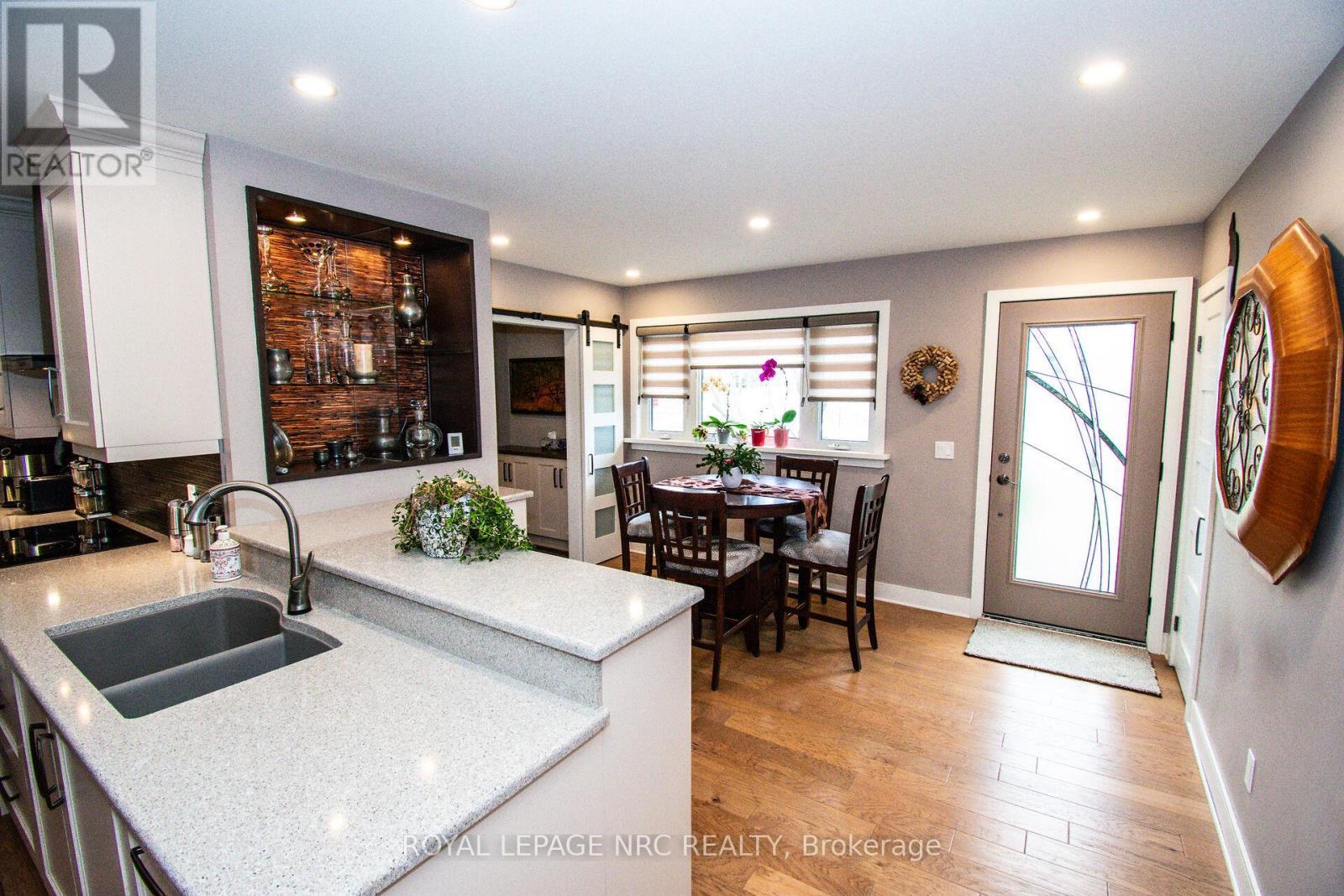 












45 NICKERSON AVENUE

,
St. Catharines (Vine/Linwell),




Ontario
L2N3M5

