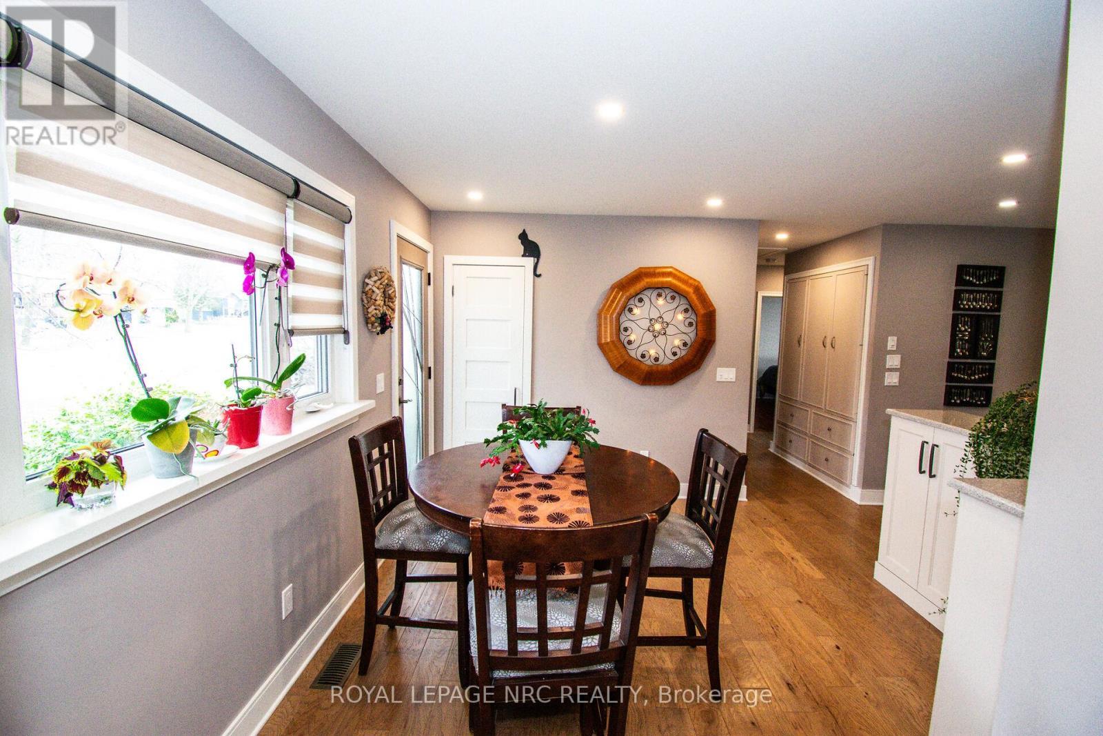 












45 NICKERSON AVENUE

,
St. Catharines (Vine/Linwell),




Ontario
L2N3M5

