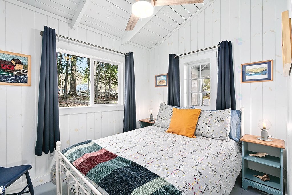 









54


Ch. Wharf

,
Bristol,




QC
J0X1G0

