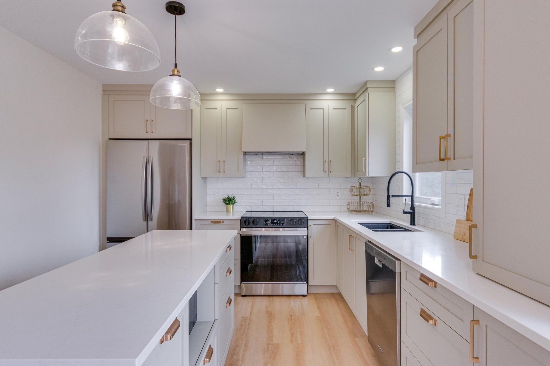 









3


Rue de la Caraque

,
Gatineau (Gatineau),




QC
J8P0E7

