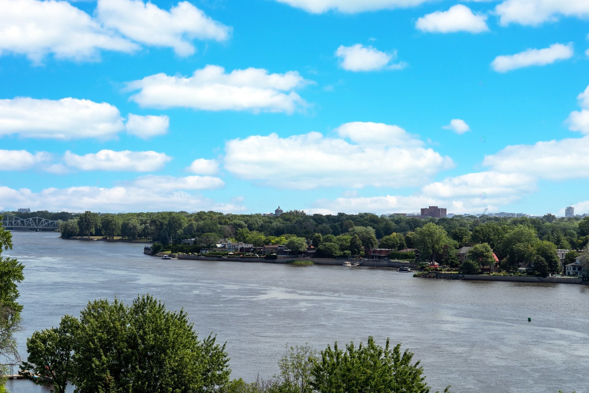 









4580


Prom. Paton

, 316,
Laval (Chomedey),




QC
H7W4V4

