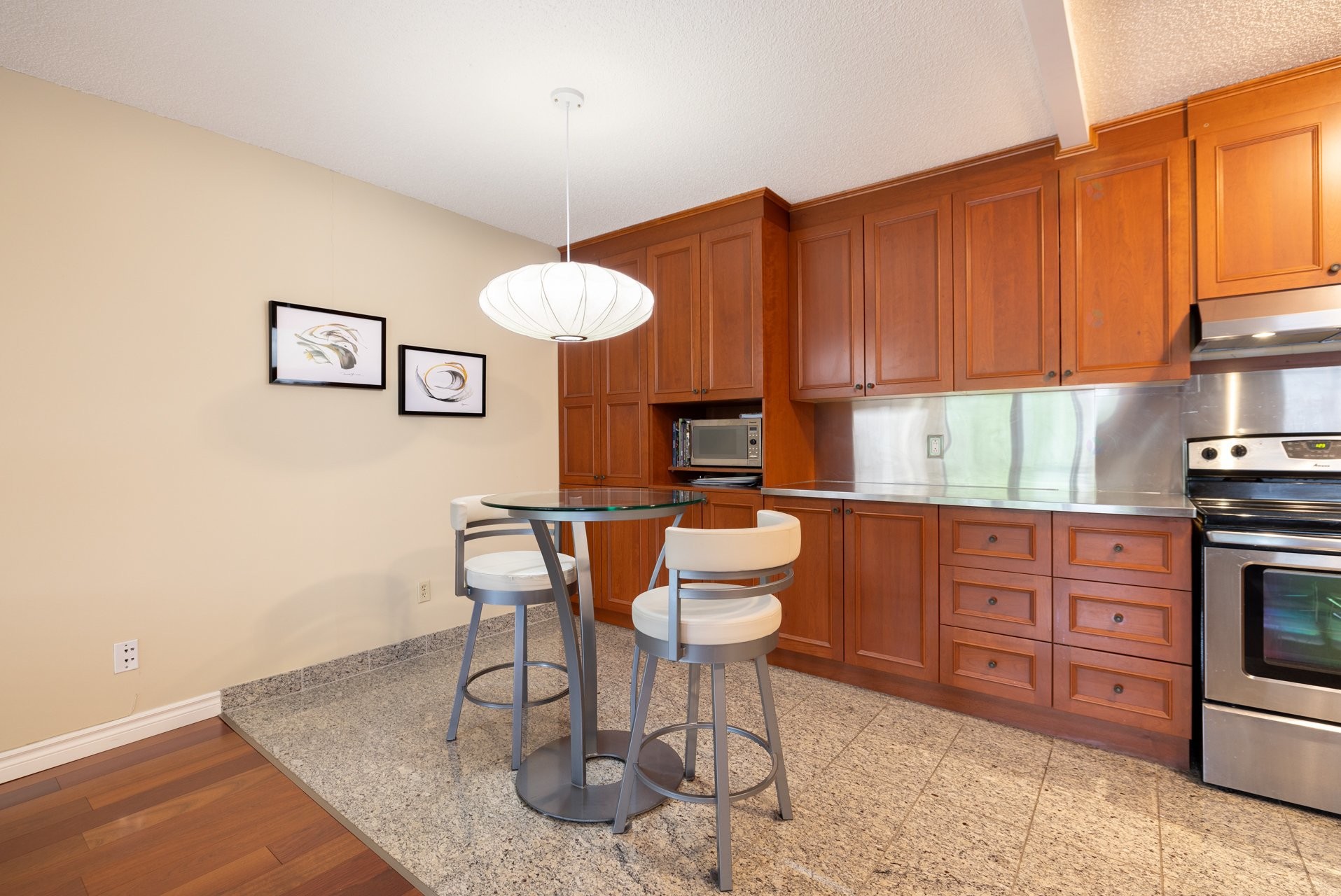 









4580


Prom. Paton

, 316,
Laval (Chomedey),




QC
H7W4V4

