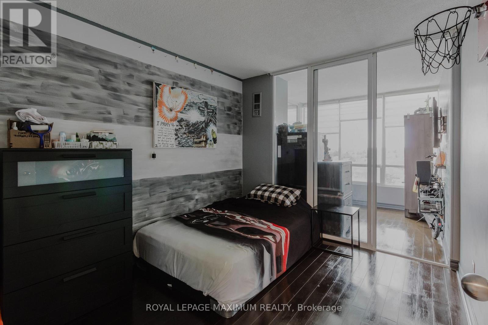 












1101 - 26 HANOVER ROAD

,
Brampton,




Ontario
L6S4T2

