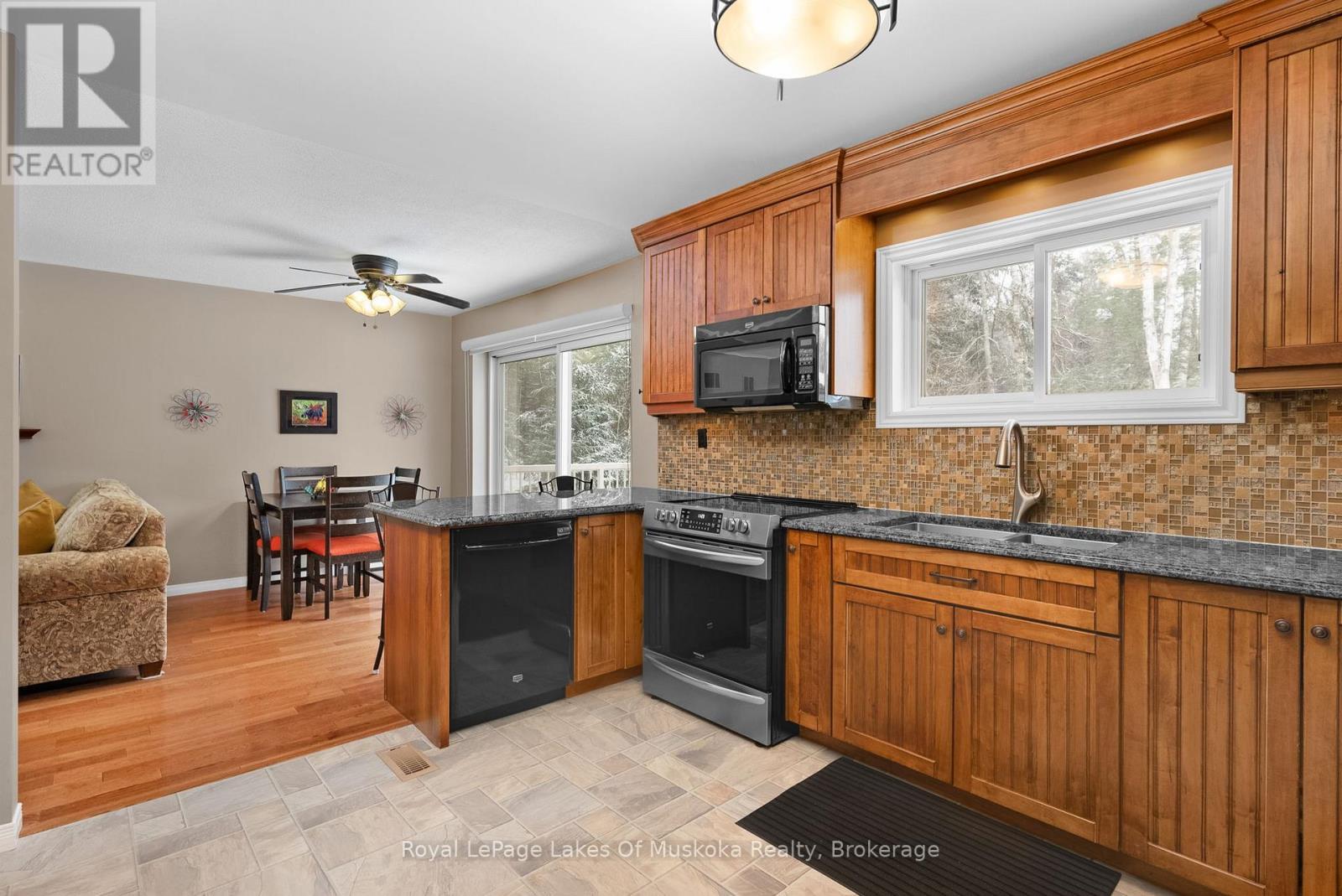 












128 CHEER LAKE ROAD

,
Strong,




Ontario
P0A1X0

