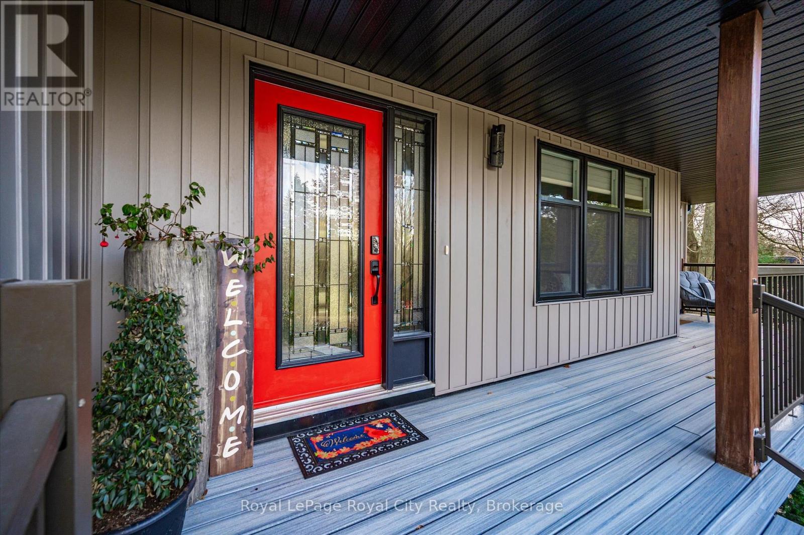 












36 EMILY STREET

,
Centre Wellington (Elora/Salem),




Ontario
N0B1S0

