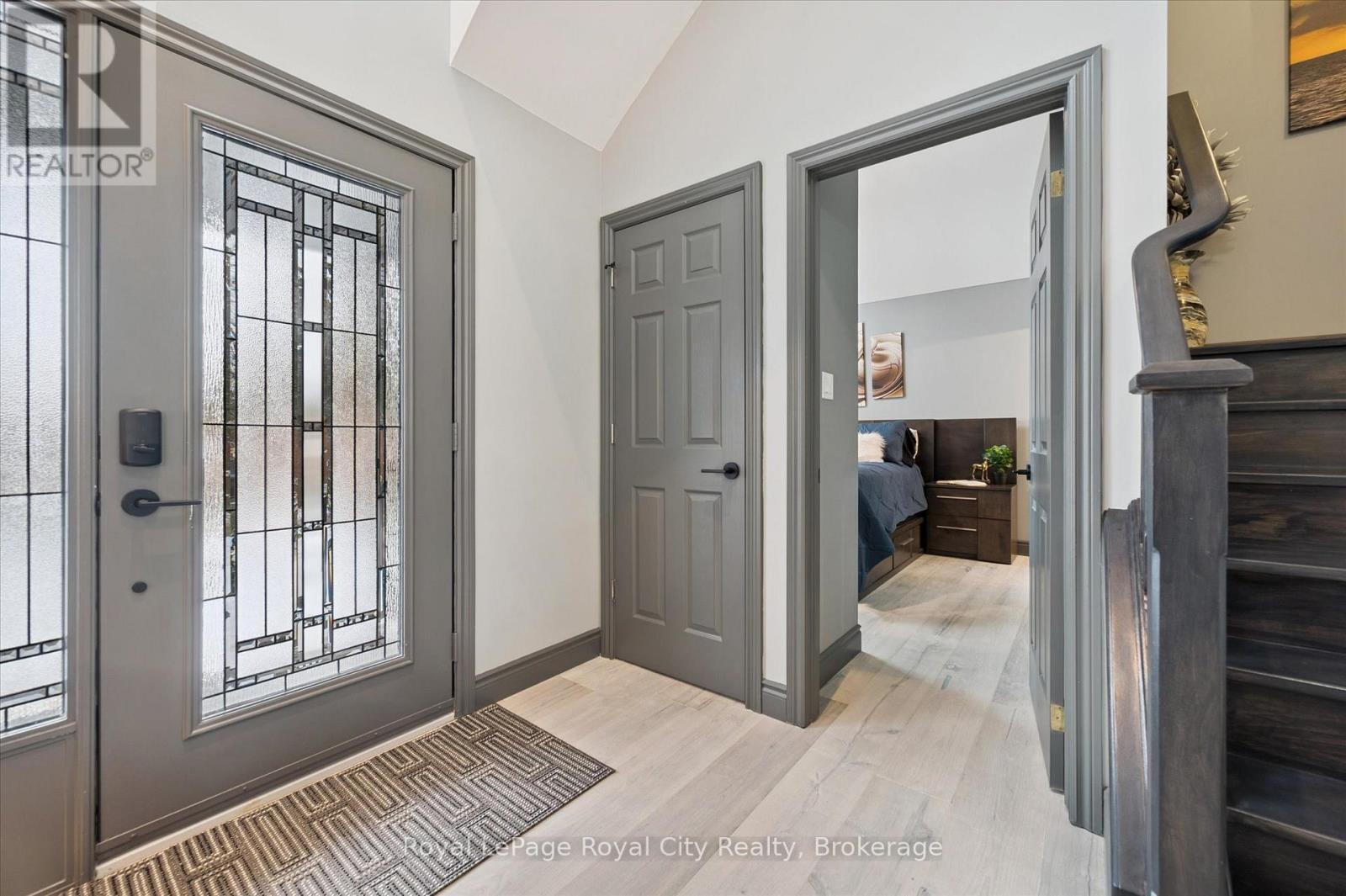 












36 EMILY STREET

,
Centre Wellington (Elora/Salem),




Ontario
N0B1S0

