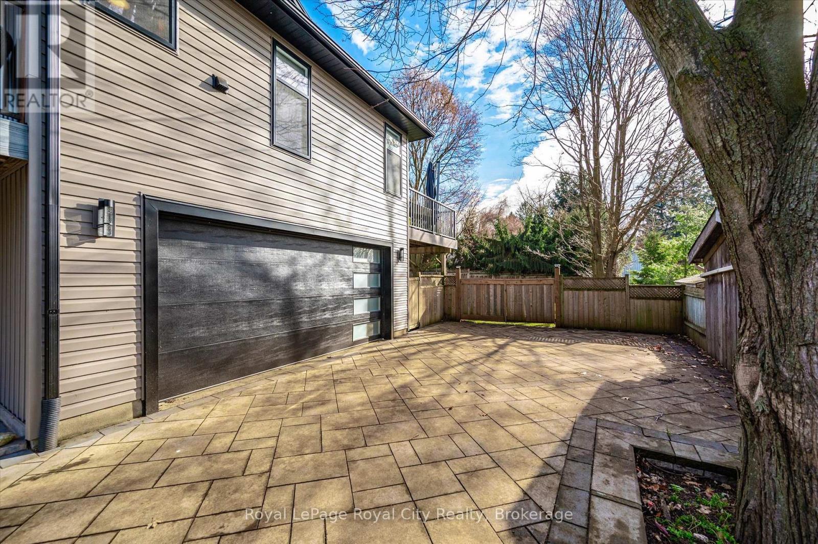 












36 EMILY STREET

,
Centre Wellington (Elora/Salem),




Ontario
N0B1S0

