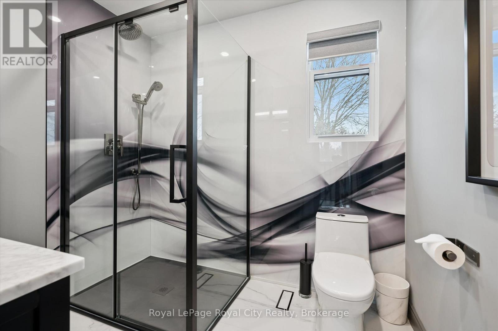 












36 EMILY STREET

,
Centre Wellington (Elora/Salem),




Ontario
N0B1S0

