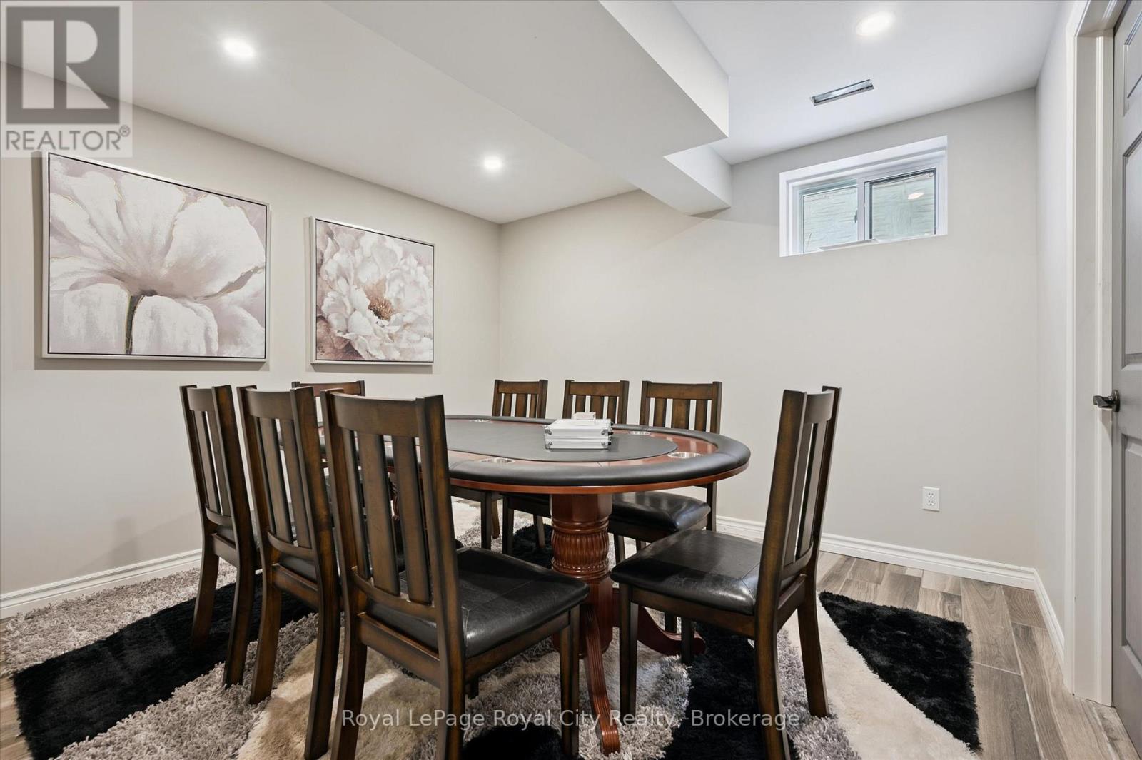 












36 EMILY STREET

,
Centre Wellington (Elora/Salem),




Ontario
N0B1S0

