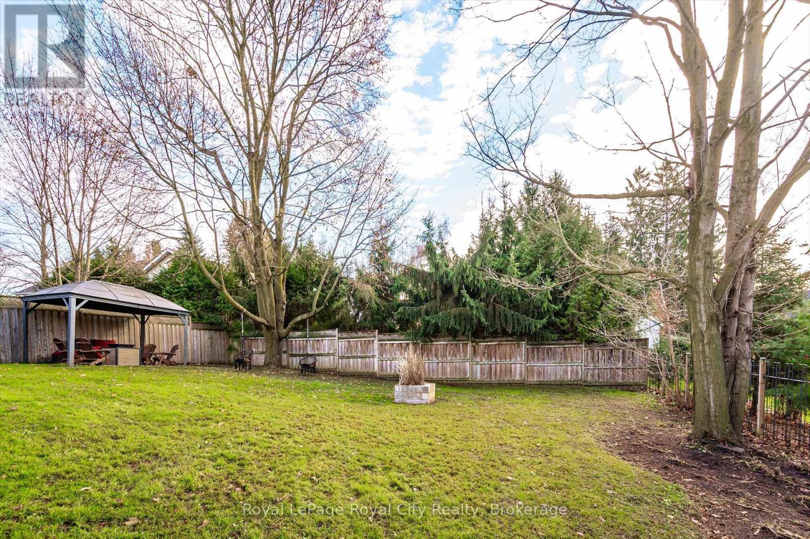 












36 EMILY STREET

,
Centre Wellington (Elora/Salem),




Ontario
N0B1S0

