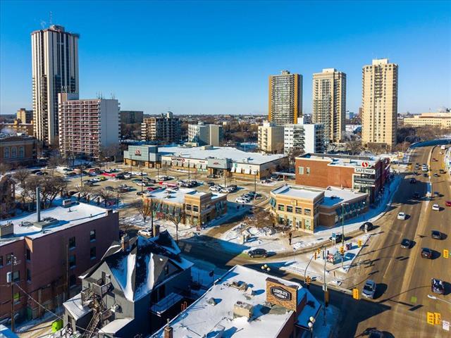 









246


Roslyn

RD, 607,
Winnipeg,




MB
R3L 0H2

