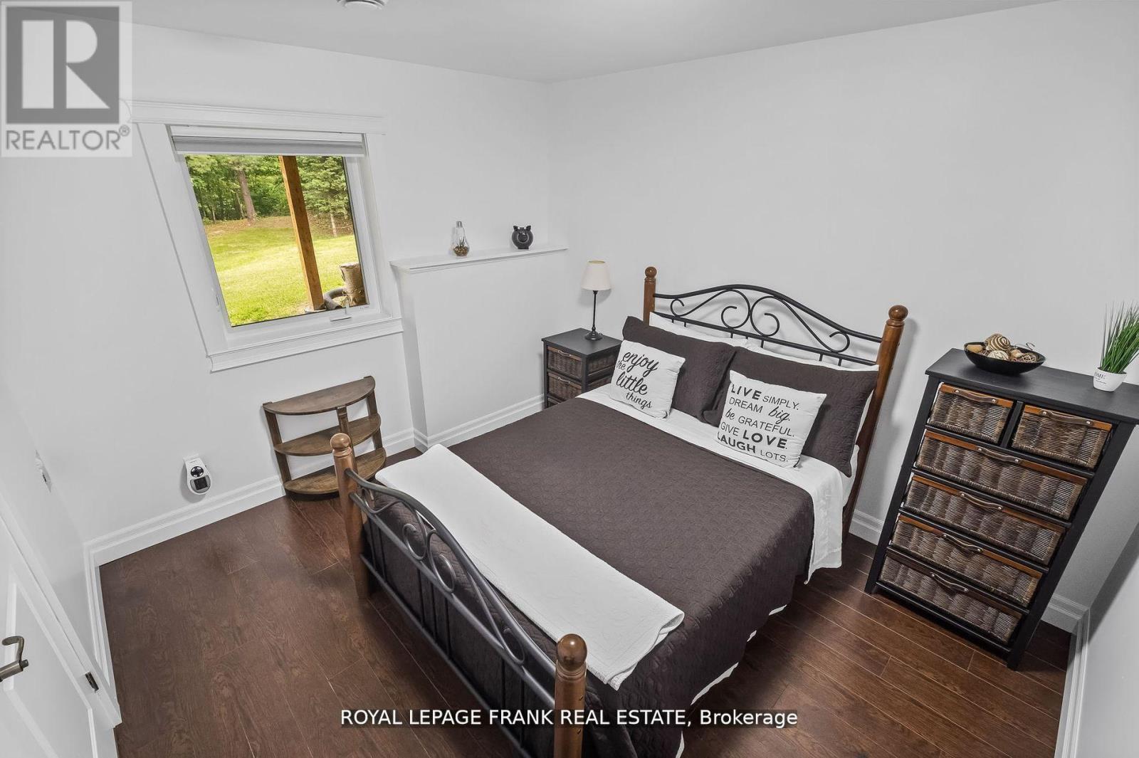 












370 DETLOR ROAD

,
Bancroft (Dungannon Ward),




Ontario
K0L1C0

